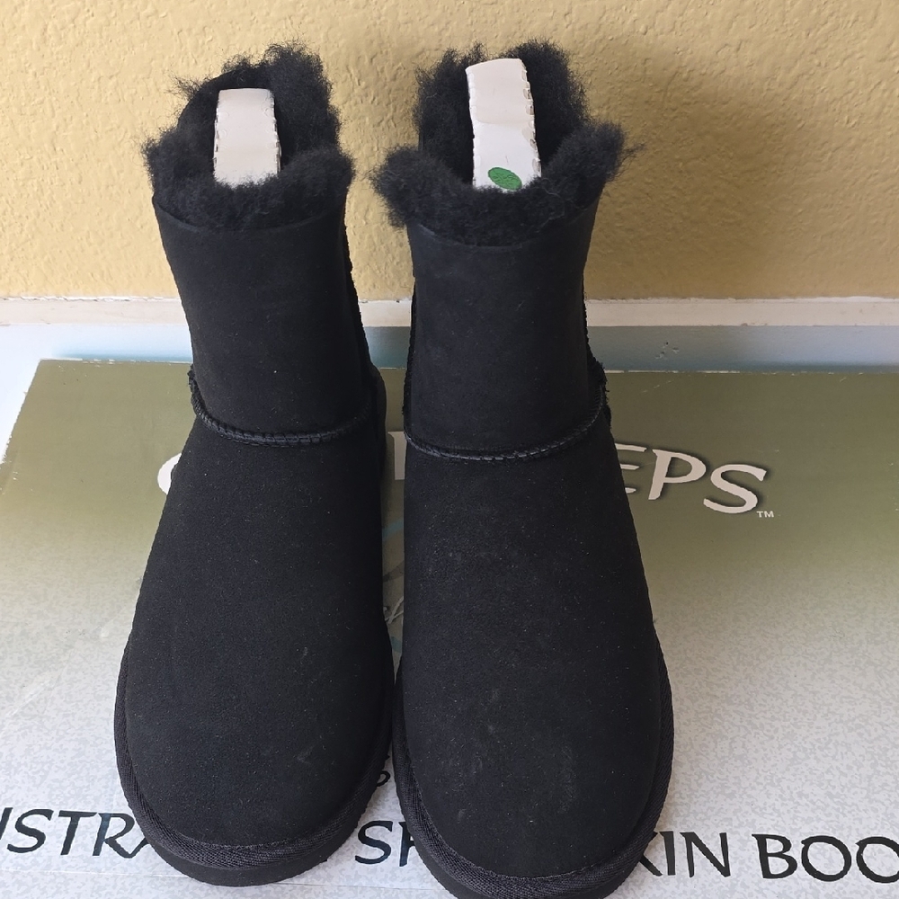 COZIE STEPS Classic Black Sheepskin Winter Boots